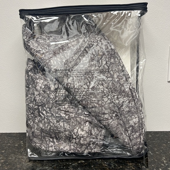 Child-size gargoyle costume, good condition - Picture 3 of 3